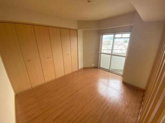 洋室６帖（東側）