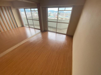 洋室６帖（南側）