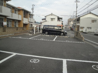 【駐車場】