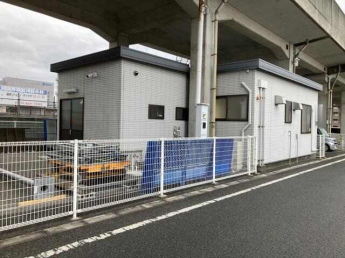 伊予鉄高架下貸事務所の画像