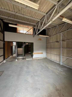 松山市神田町の倉庫の画像