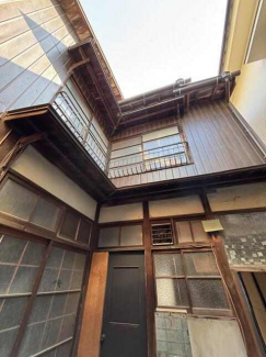 松山市神田町の倉庫の画像