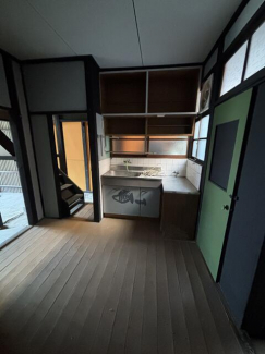 松山市神田町の倉庫の画像