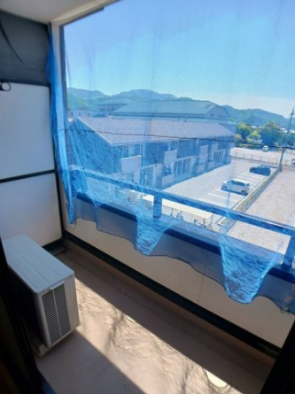 【バルコニー】