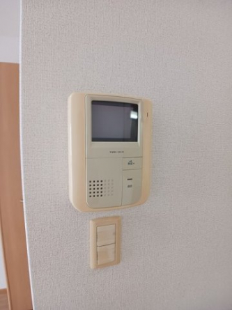 モニター付きインターホンで安心です。