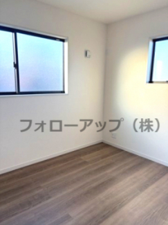 使い勝手のいい洋室です