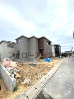 前面道路含む現地写真です