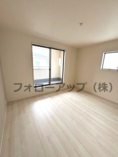 使い勝手のいい洋室です