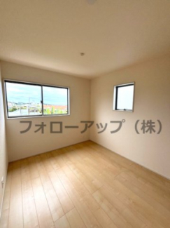 スタンダードな洋室です