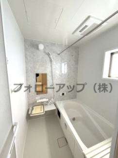 落ち着いた空間のお風呂です