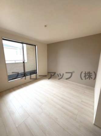 使い勝手のいい洋室です