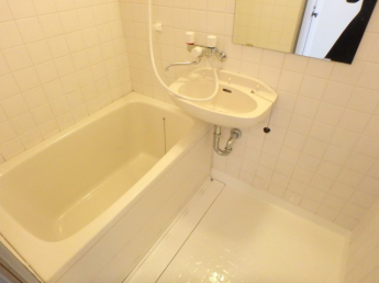 ゆったり過ごせるお風呂です