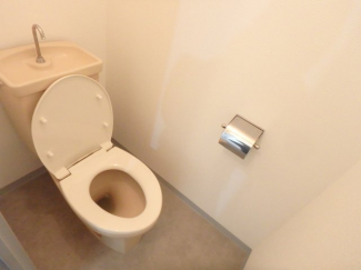 シンプルで使いやすいトイレです