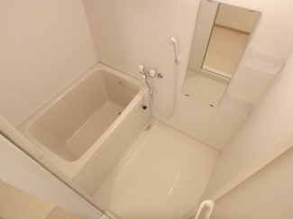 日々の疲れを癒すお風呂付です