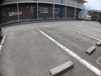 車をお持ちの方に嬉しい駐車場付きの物件です