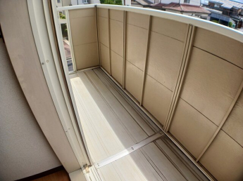 お洗濯にも便利なバルコニー付き