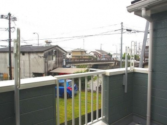 バルコニーからの眺めを楽しみながら食事をしませんか