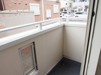 外からの目が気にならないバルコニーで洗濯物が干せます