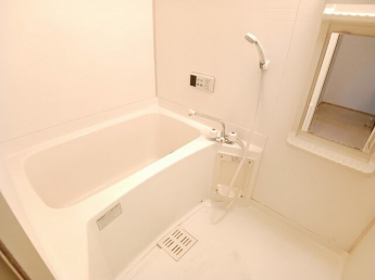 日々の疲れを癒すお風呂付です