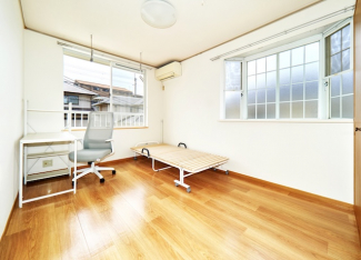 6帖洋室は出窓の二面採光です