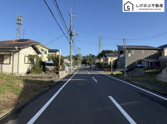 前面道路です