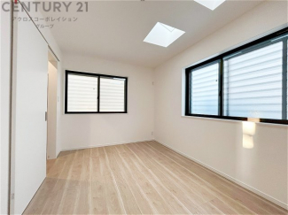 リラックスできるプライベート空間で、快適な睡眠をサポート。個人の好みに合わせたインテリアや寝具で心地良さを追求。プライベートな時間を過ごし、リフレッシュする場所におすすめです。
