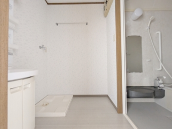 室内洗濯機置場なので防犯に安心です☆