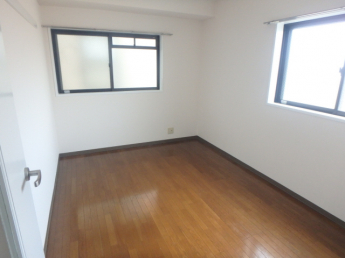 通風に優れた２面採光が叶うお部屋です