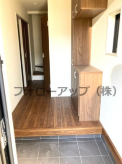 毎日通る玄関はこちらです