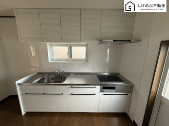 キッチンは大容量の収納スペースが確保されたつくりになっています。