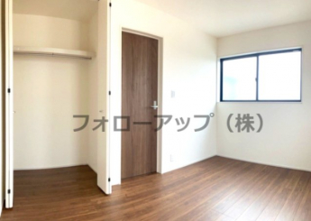 個人の部屋や寝室として使える洋室です