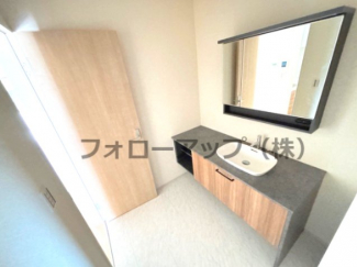 朝の支度にも助かる、独立の洗髪洗面化粧台