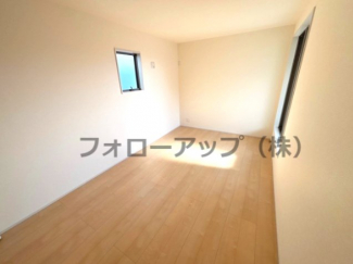 個人の部屋や寝室として使える洋室です