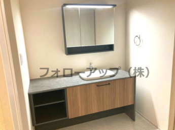 使いやすい独立洗面台です