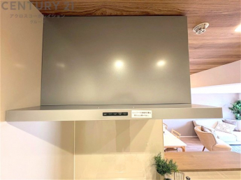 パワフルな吸引力で調理中の臭気等をしっかり処理してくれ、室内を快適に保ってくれます。