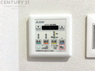 暖房機能があるため、冬場でも温かい浴室で入浴でき、乾燥機能があるため、水気を素早く取り除けます。また、換気機能があるため、湿気を素早く排出してカビや雑菌の発生を防ぐことができます。