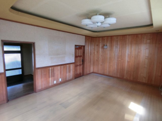 １階　南向きの応接間　いまならリビングルームですね　とにかく広い素敵な空間です