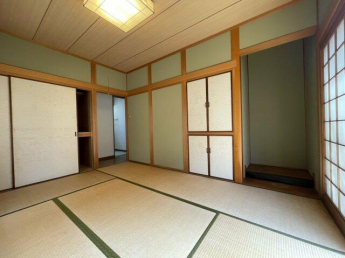 1階西側6帖和室です。