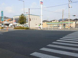 伊予銀行味生支店まで756m