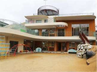 八幡浜幼稚園まで345m