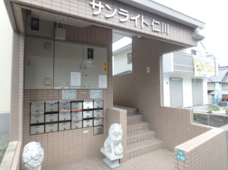 清潔なエントランスです