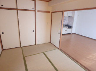 フローリングだけでなく、和室もあります