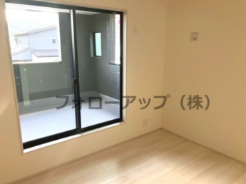 使い勝手のいい洋室です