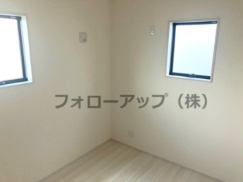 広々とした洋室です