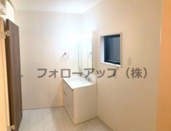 使いやすい独立洗面台です