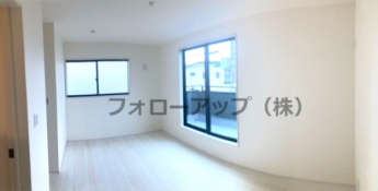 明るい洋室です