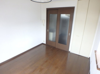 開放的な寝室です