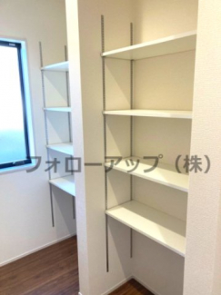 たっぷりとした収納スペースです