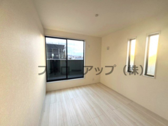 広々とした洋室です