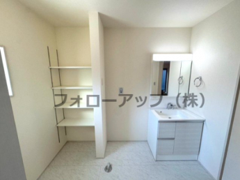 独立洗面台で身支度をすべて済ませてしまいましょう